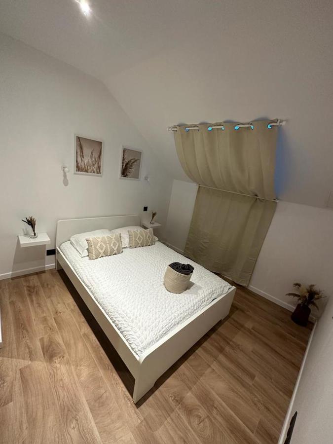 Chambres Dans Maison Neuve Au Style Chic Et Boheme Villeneuve-sous-Dammartin Szoba fotó